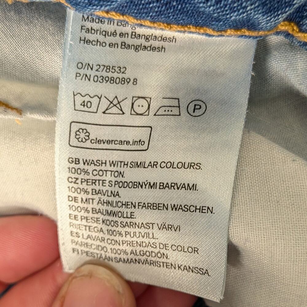 &Denim Paint Streaked Denim Booty Shorts | Women's 4 - Picture 4 of 7
